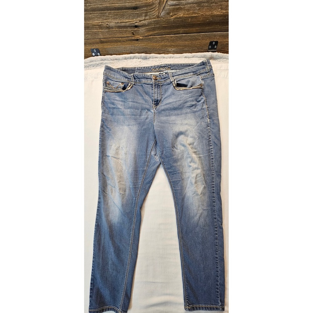 Maurices Women 18 Medium Wash Sequin Embroidered Skinny Jeans Blue Stretch